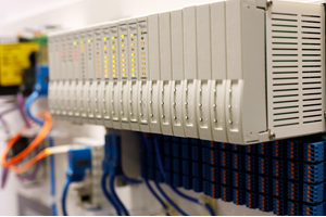 Programmable Logic Controller (PLC): definitie, typen, werkingsprincipe en toepassingen